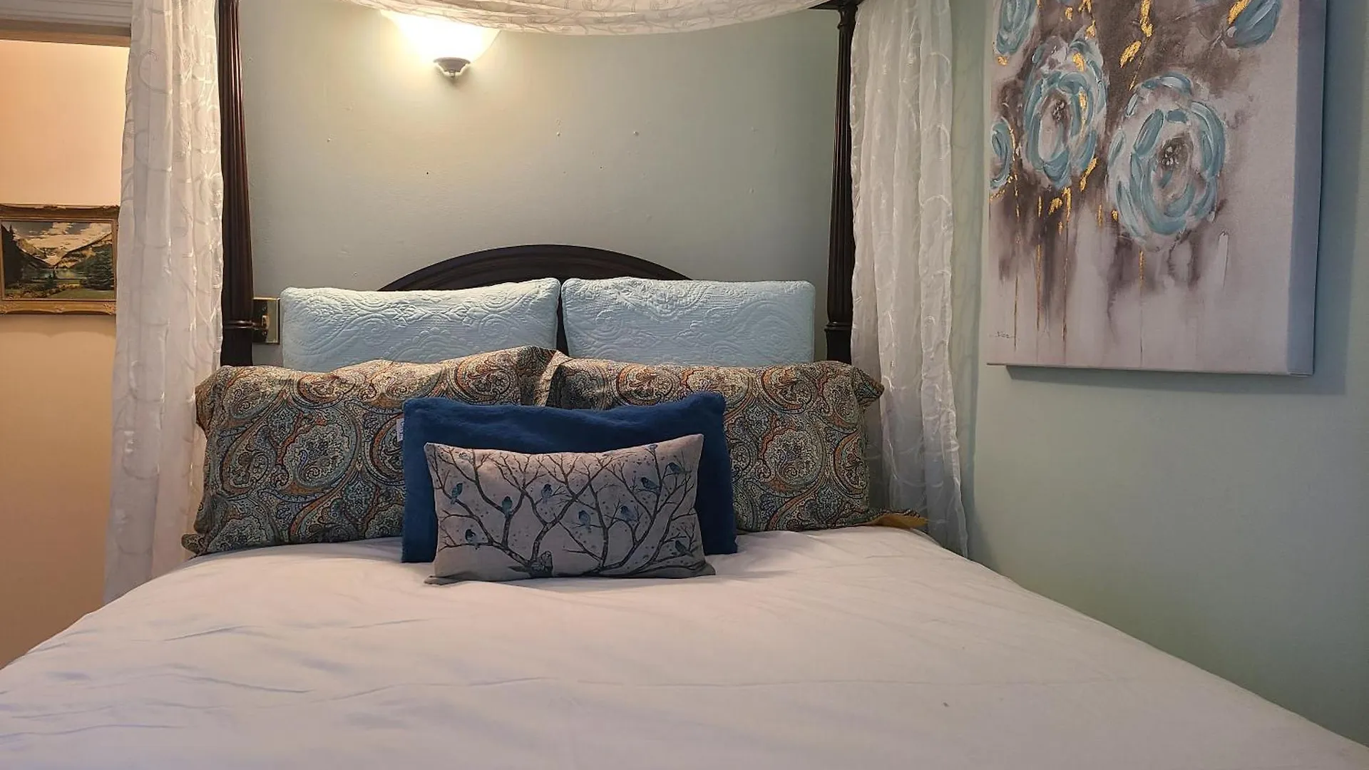 Apartment Nostalgic Enchanting Home Halifax