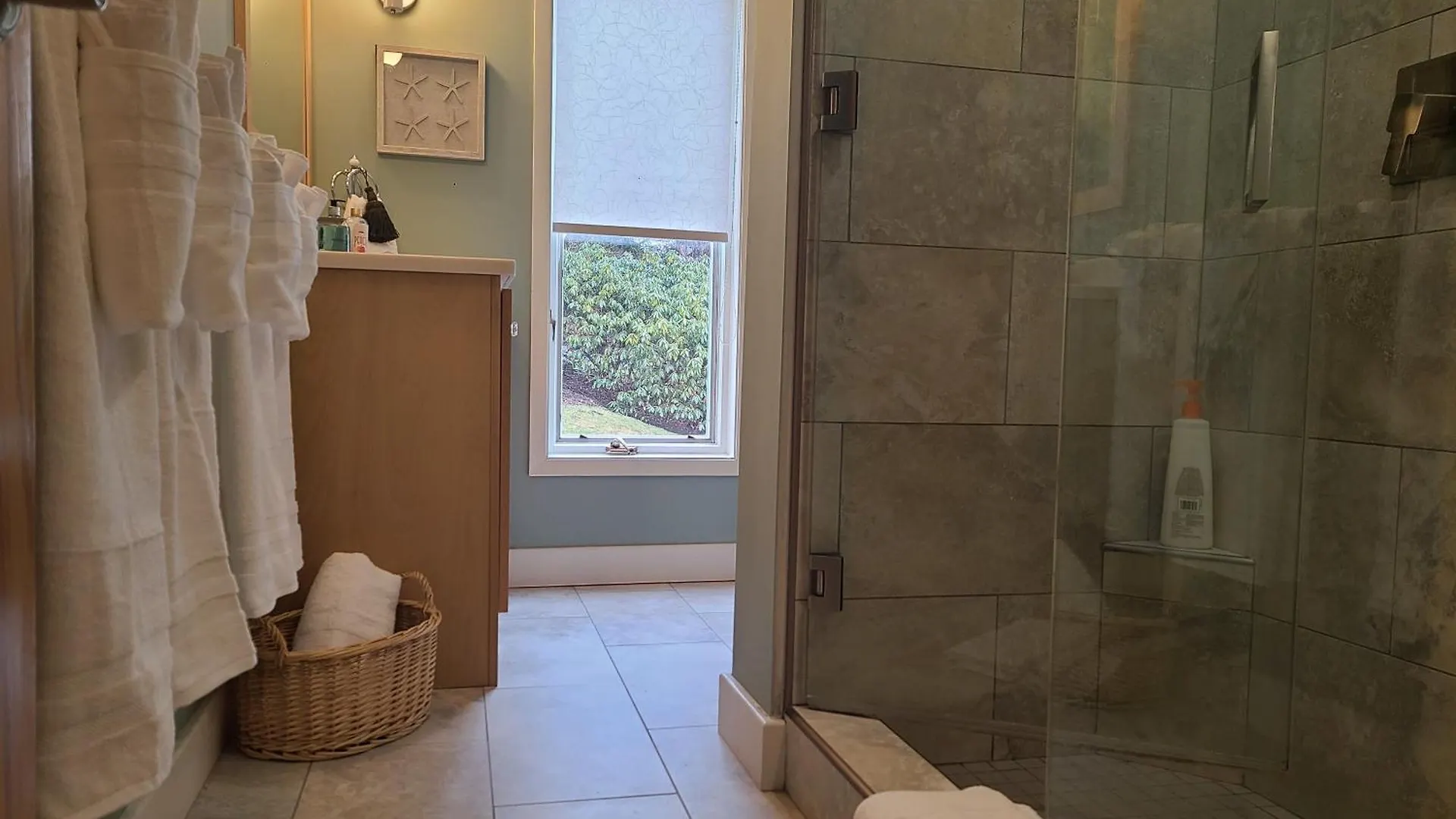 Apartment Nostalgic Enchanting Home Halifax Canada