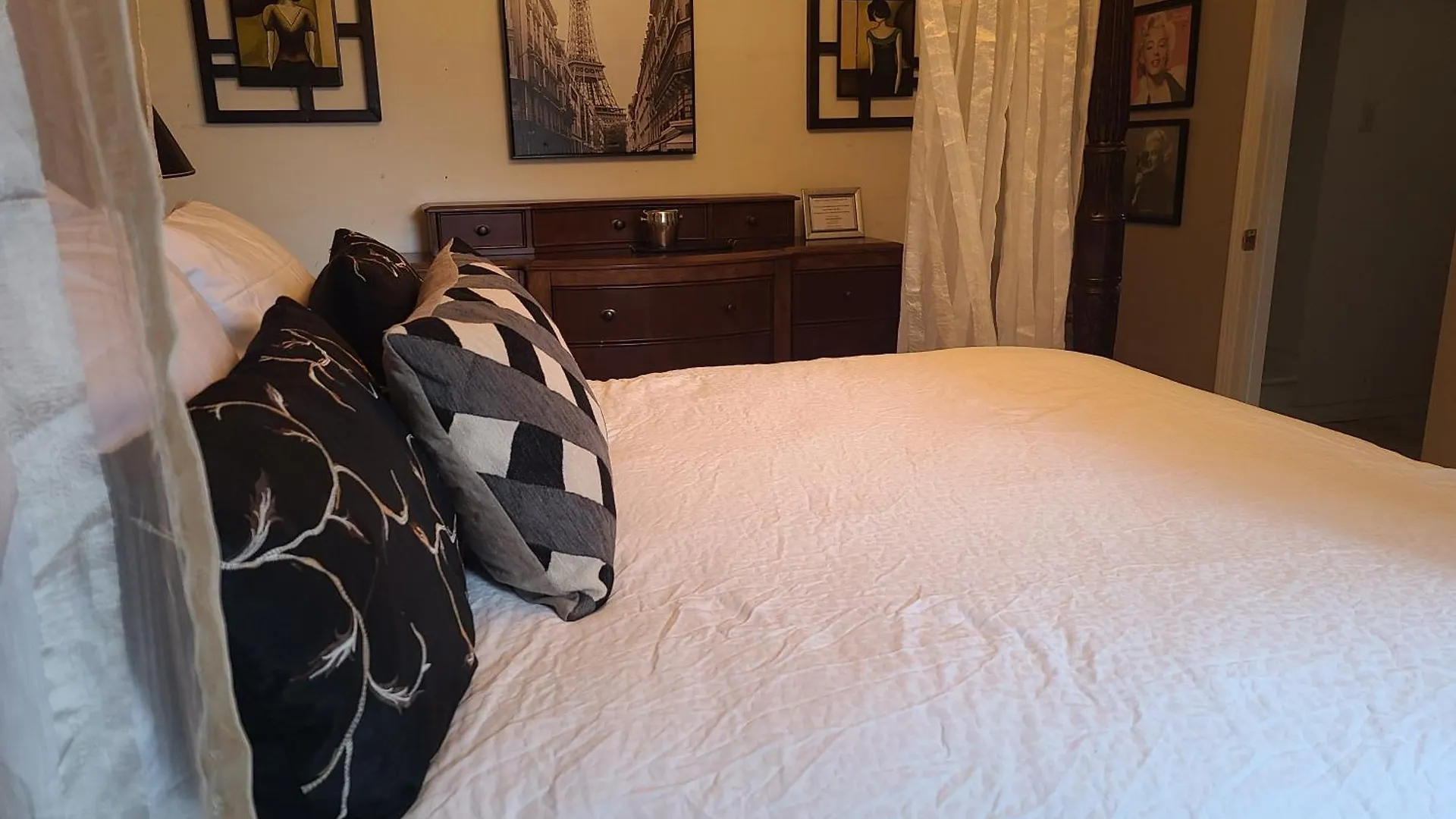 Apartment Nostalgic Enchanting Home Halifax Canada